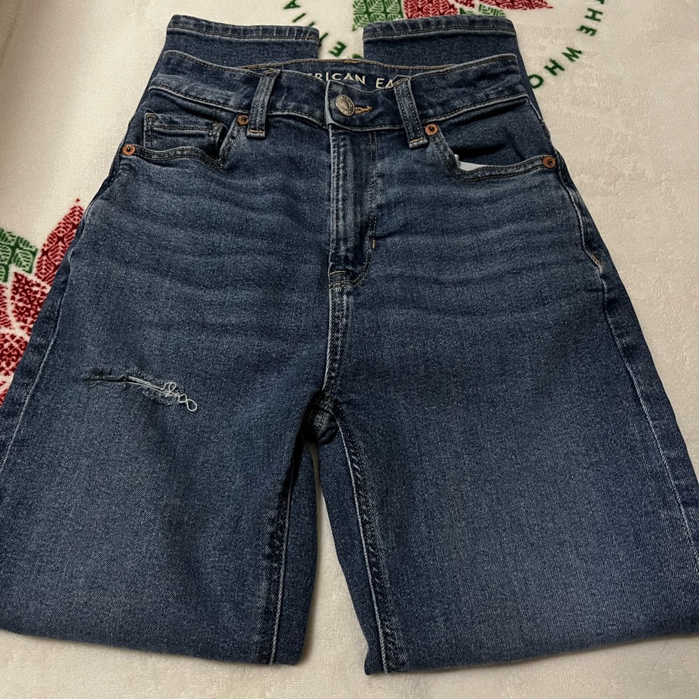 American Eagle High Waisted Mom Jeans, 000